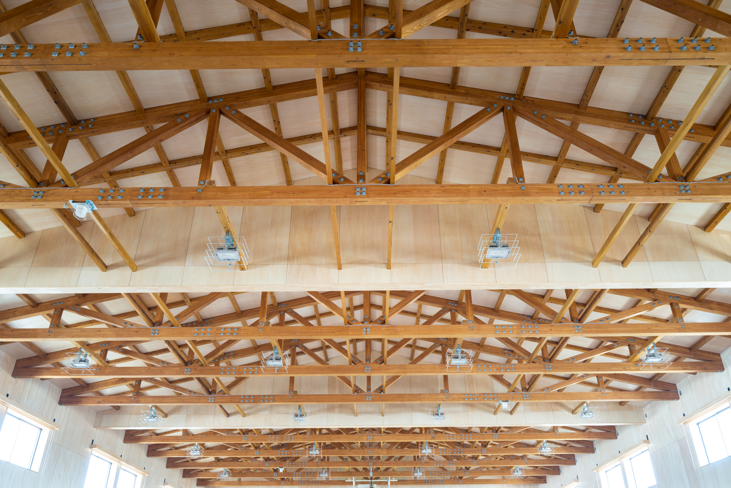 某体育館（トラススパン18ｍ）完成